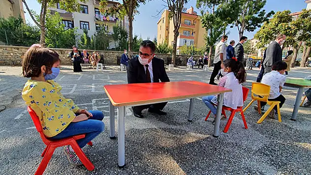Ilgın Belediye Başkanı Ertaş'tan okullara ziyaret