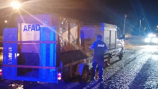Ilgın'da ani yağış su baskınına neden oldu