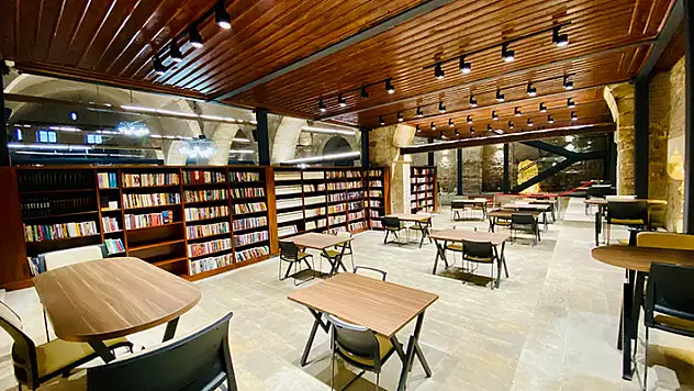 Ilgın'da gençlere özel kitap kafe