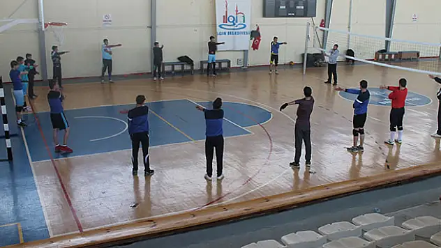 Ilgın'da ilk erkek voleybol takımı kuruldu