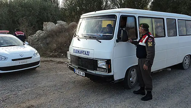 Ilgın'da jandarma ekipleri okul servislerini denetledi