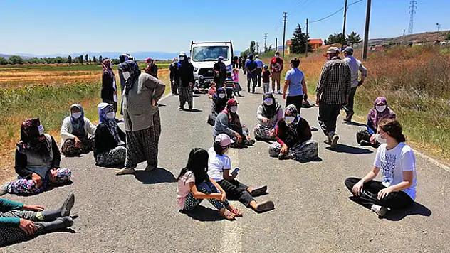 Ilgın'da kamulaştırma istemeyen mahalleliler yol kapatma eylemi yaptı