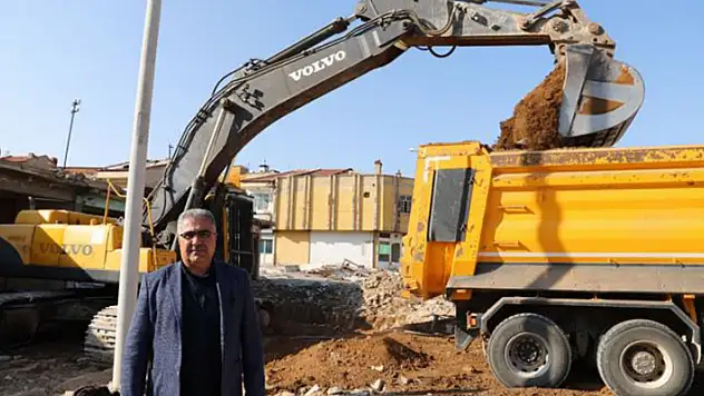 Ilgın'da Osmanlı Kent Meydanında yıkım çalışmaları başladı
