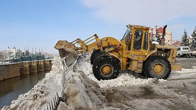 Ilgın'da toplanan karlar 3 yıldır Çavuş Gölü'ne dökülüyor