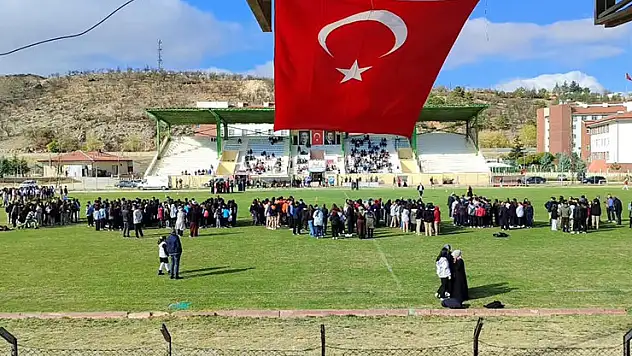 Ilgın'da Cumhuriyet coşkusu stadyumu doldurdu