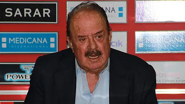 İlhan Cavcav hayatını kaybetti