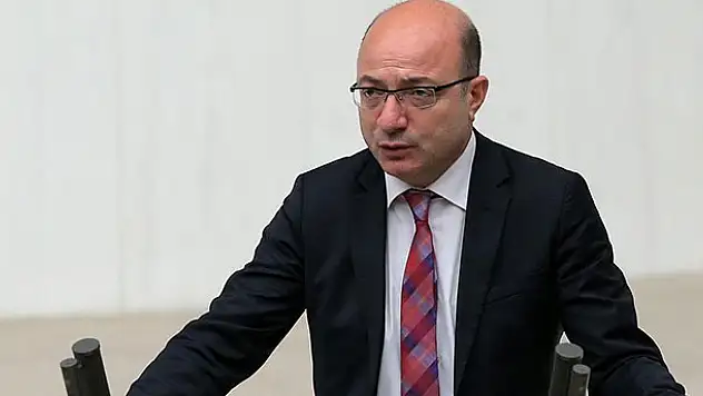 İlhan Cihaner, CHP Genel Başkanlığı'na aday oldu