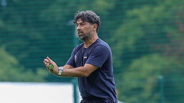 İlhan hoca tam bir futbol aşığı