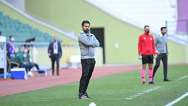 İlhan Palut: Çok önemli bir 3 puan aldık