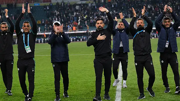 İlhan Palut, Sivas maçı öncesi imzayı atıyor
