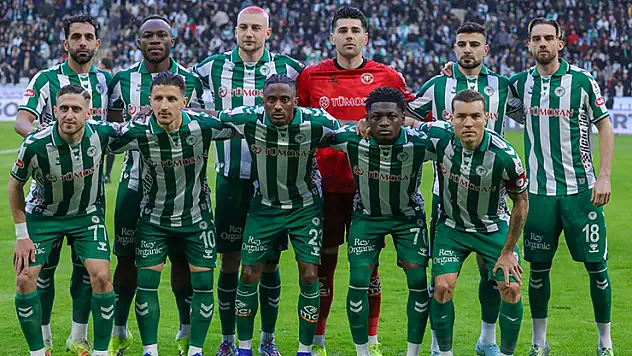 İlhan Palut'tan kadro açıklaması: Bazı bölgelerde fazla oyuncu var!