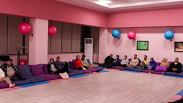 'İlk Adım Ebe Gebe Okulu' Türkiye'ye örnek oldu