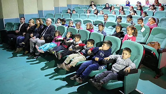 İlk kez sinemaya gittiler