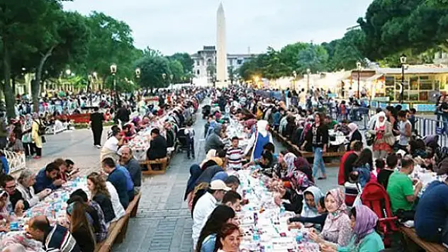 İlk teravih ilk sahur bu gece