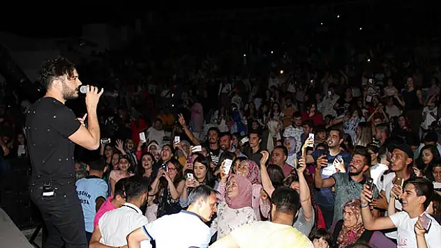 İlyas Yalçıntaş'la Akşehir'de romantik gece