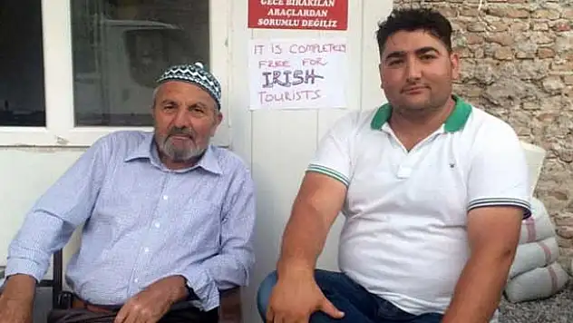 İmamdan İrlandalı turiste ücretsiz otopark