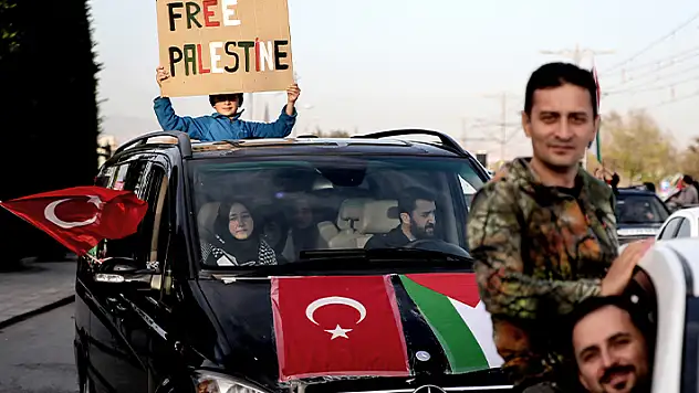 İncirlik Üssü'ne gitmek için yola çıkan 'Filistin İçin Özgürlük Konvoyu' Konya'dan ayrıldı
