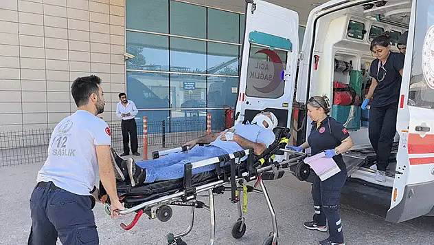 İnegöl'de minibüs bariyerlere çarptı