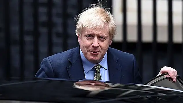 İngiltere Başbakanı Johnson 22 gün sonra görevine döndü