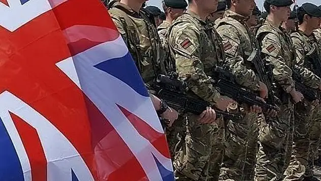 İngiltere, okula ara veren gençler için gönüllü askerlik eğitimi hazırlıyor