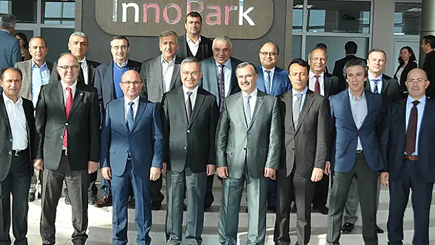 Innopark Konya TGB'de kurucu ortaklar arasında imzalar atıldı