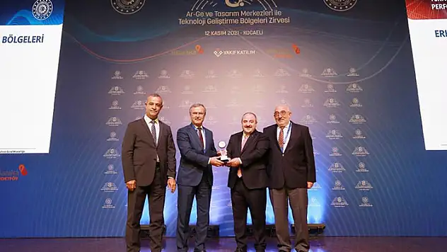 Innopark'a Sanayi Bakanı Varank'tan ödül
