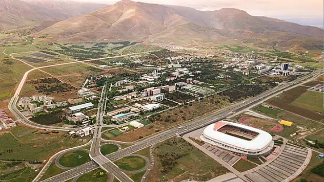 İnönü Üniversitesi 57 öğretim üyesi alacak
