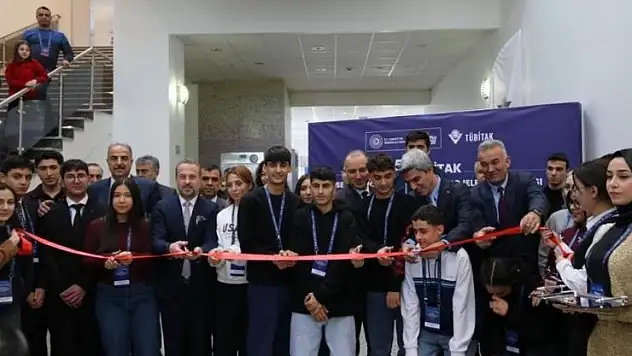 İnönü Üniversitesi kapılarını genç buluşçulara açtı