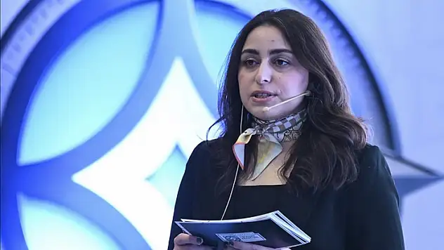 İnsan kaynakları yönetimi ve performans değerlendirmesinde teknoloji ve yenilik vurgusu