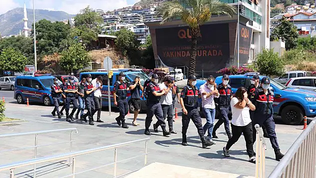 İnsan tacirlerine operasyon: Konya'da 2, Antalya'da 5 kişi gözaltına alındı