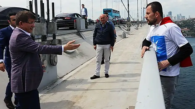 İntihar Etmek İsteyen Vatandaşı, Ahmet Davutoğlu İkna Etti!