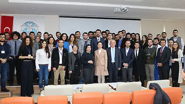 İntörn temsilcileri Selçuk Tıp'ta buluştu