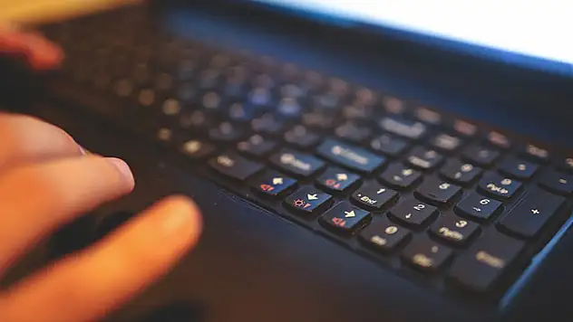 IQ Money'in 'yasa dışı bahis ve dolandırıcılığa aracılık' soruşturmasında 26 zanlı yakalandı
