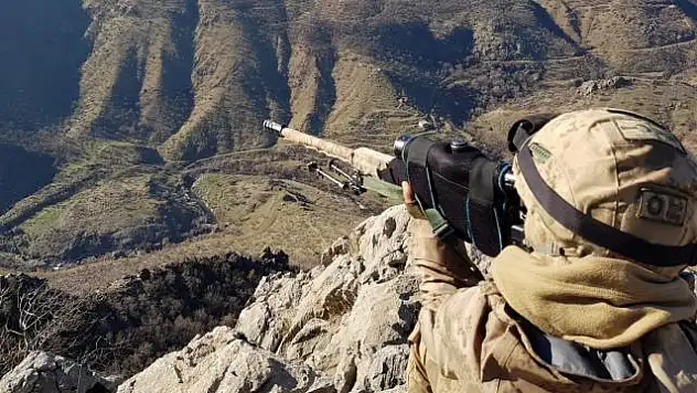 Irak'ın kuzeyinde 11 terörist etkisiz hale getirildi