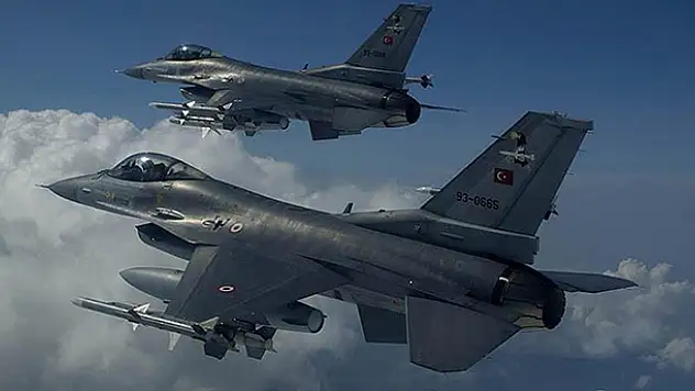 Irak'ın kuzeyinde Hakurk ve Kandil'e hava harekatı