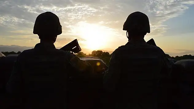 Irak'ın kuzeyindeki barınma alanlarından kaçan terörist teslim oldu
