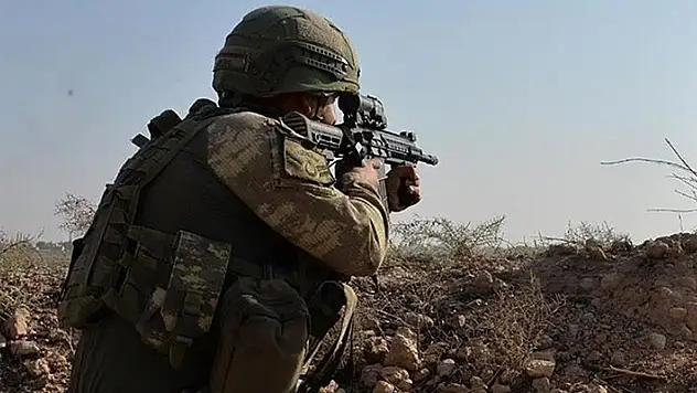 Irak'ın kuzeyindeki Pençe-Kilit bölgesinde 2 terörist etkisiz hale getirildi