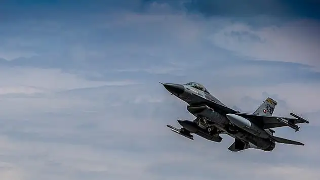 Irak'ın kuzeyine düzenlenen hava harekatında teröristlere ait 22 hedef imha edildi
