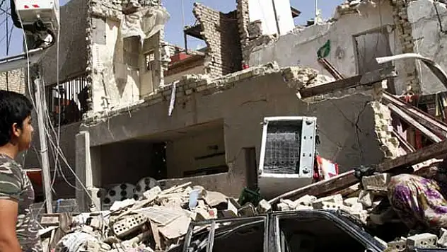 Irak savaş uçağı yanlışlıkla Bağdat'ı bombaladı: 12 ölü