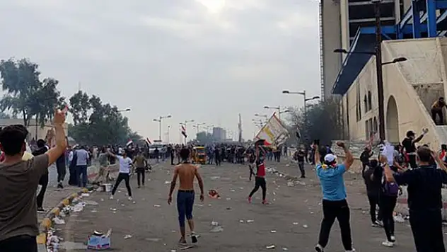 Irak'ta 2. protesto dalgası: En az 12 ölü, yüzlerce yaralı