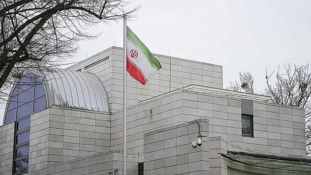 İran, AB üyesi ülkelerin hava ve deniz kuvvetlerini terörist ilan etti