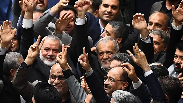 İran Cumhurbaşkanı Pezeşkiyan'dan Haniye için başsağlığı mesajı
