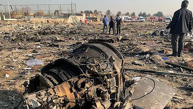 İran'da düşen yolcu uçağındaki 176 kişi hayatını kaybetti