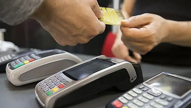 İran'da kredi kartlı dönem başladı