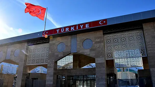İran'la sınır kapıları geçici olarak kapatıldı