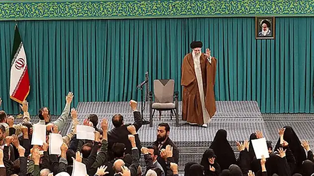 İran lideri Hamaney, İsrail'in saldırısının ne abartılması ne de küçümsenmesi gerektiğini söyledi