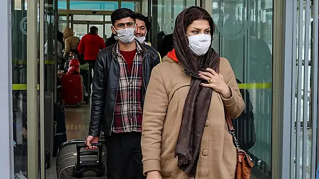 İran, Omicron varyantı nedeniyle kara sınırlarını 15 gün kapatıyor