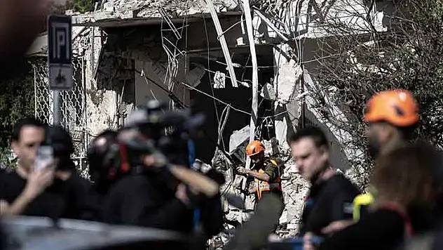 İran'ın 8 saatlik aranın ardından yaptığı yeni füze misillemesi İsrail'in güney bölgelerini hedef aldı