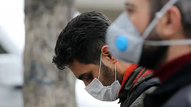 İranlı milletvekilinden 'Kum'da koronavirüsten 2 haftada 50 kişi öldü' iddiası
