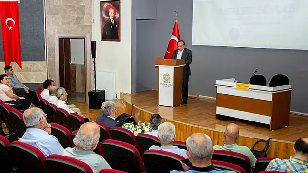 IRCICA Genel Direktörü Kılıç, SÜ'de 'Mesleki Söyleşi' gerçekleştirdi
